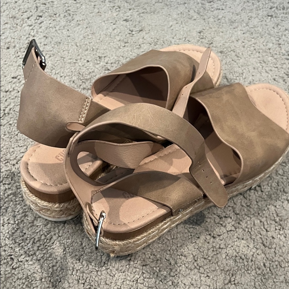 Cushionaire Tan Espadrille Sandals